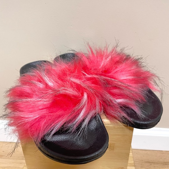 Ladies : Pink Faux Fur Sandal Slides | Size 8 | NWT - Picture 2 of 6